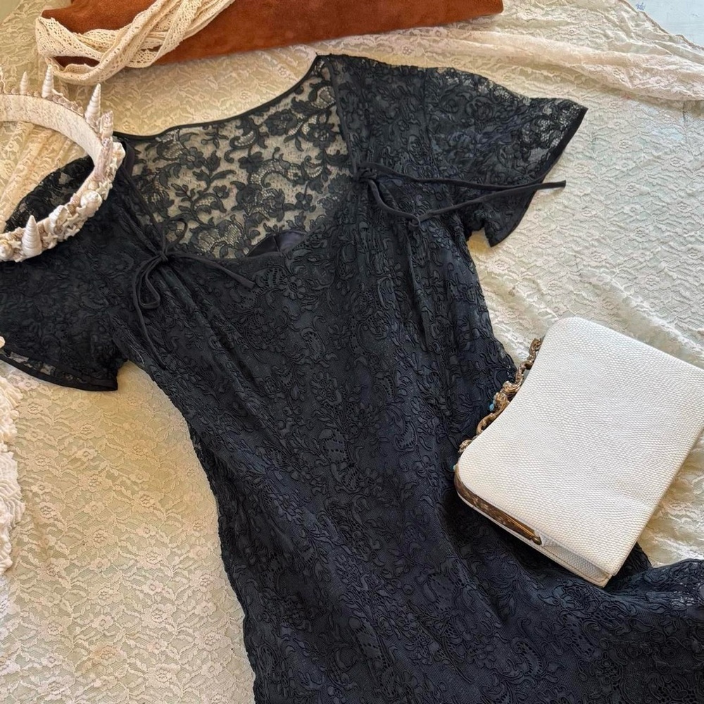 Elegant Black Lace Dress